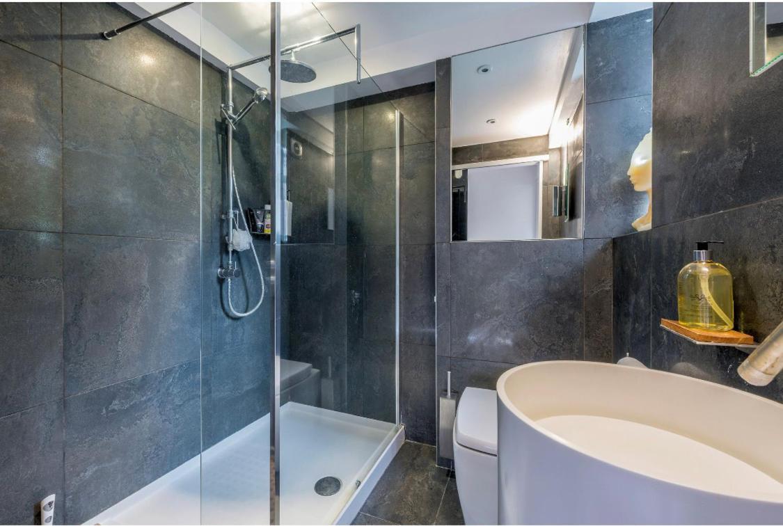 Stunning 3 Bedroom, 3 Bathroom Duplex With Terrace Лондон Екстериор снимка